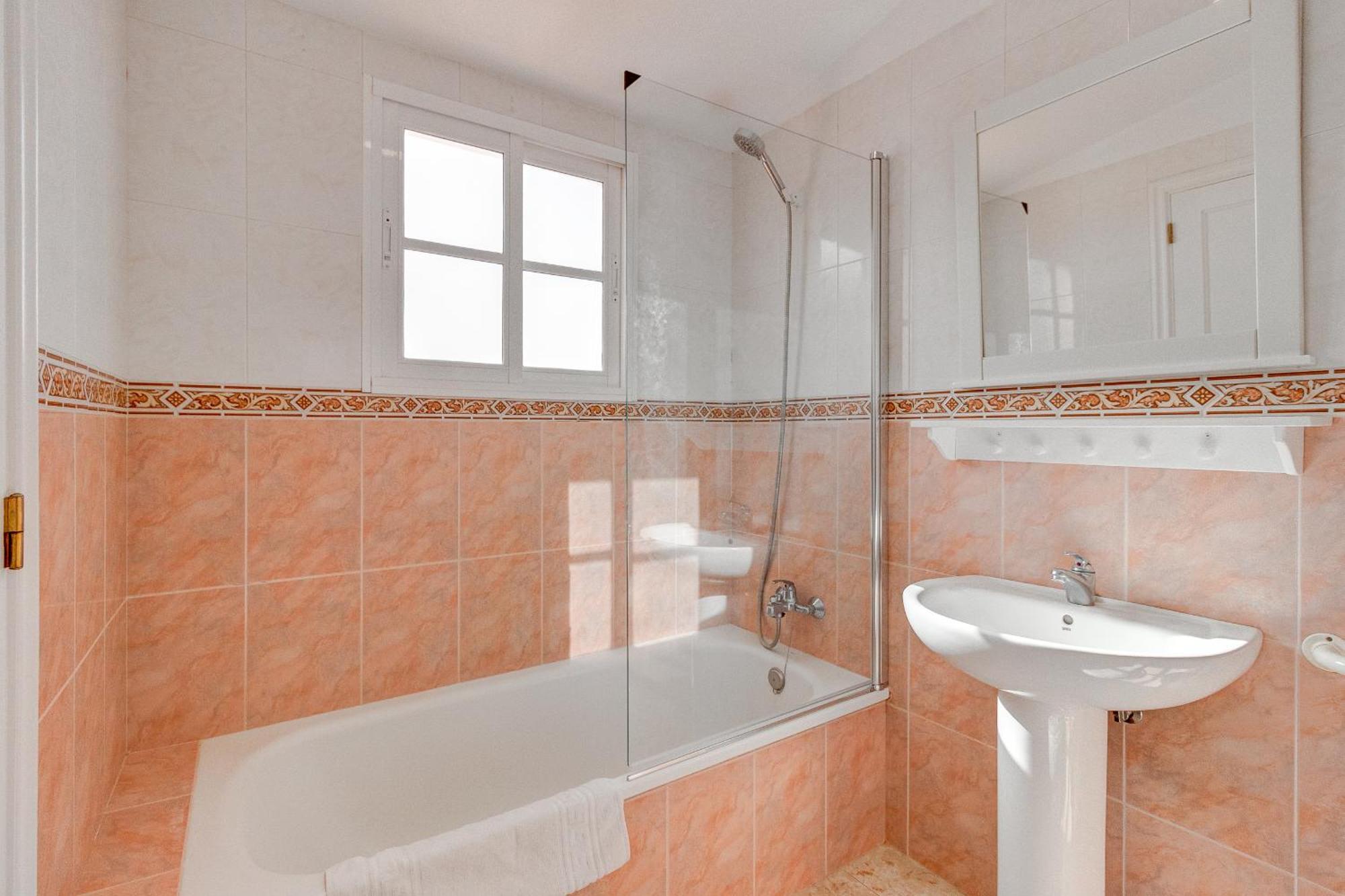 Bonita Casa Nina Con Jacuzzi By Paramount Holidays ปลายา เด ซานฮวน ภายนอก รูปภาพ